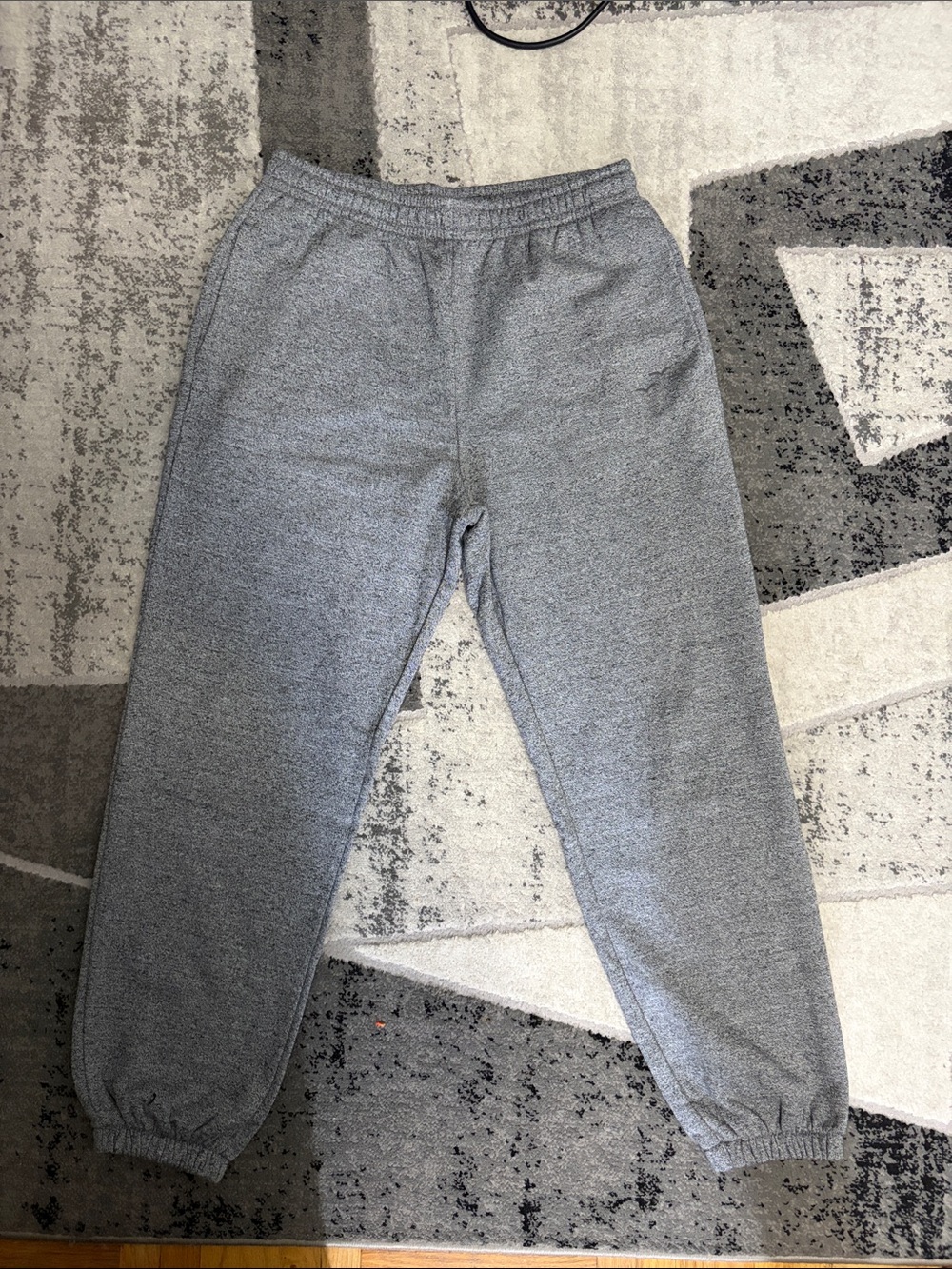Woman’s Gray Elastic-Waist Sweatpants